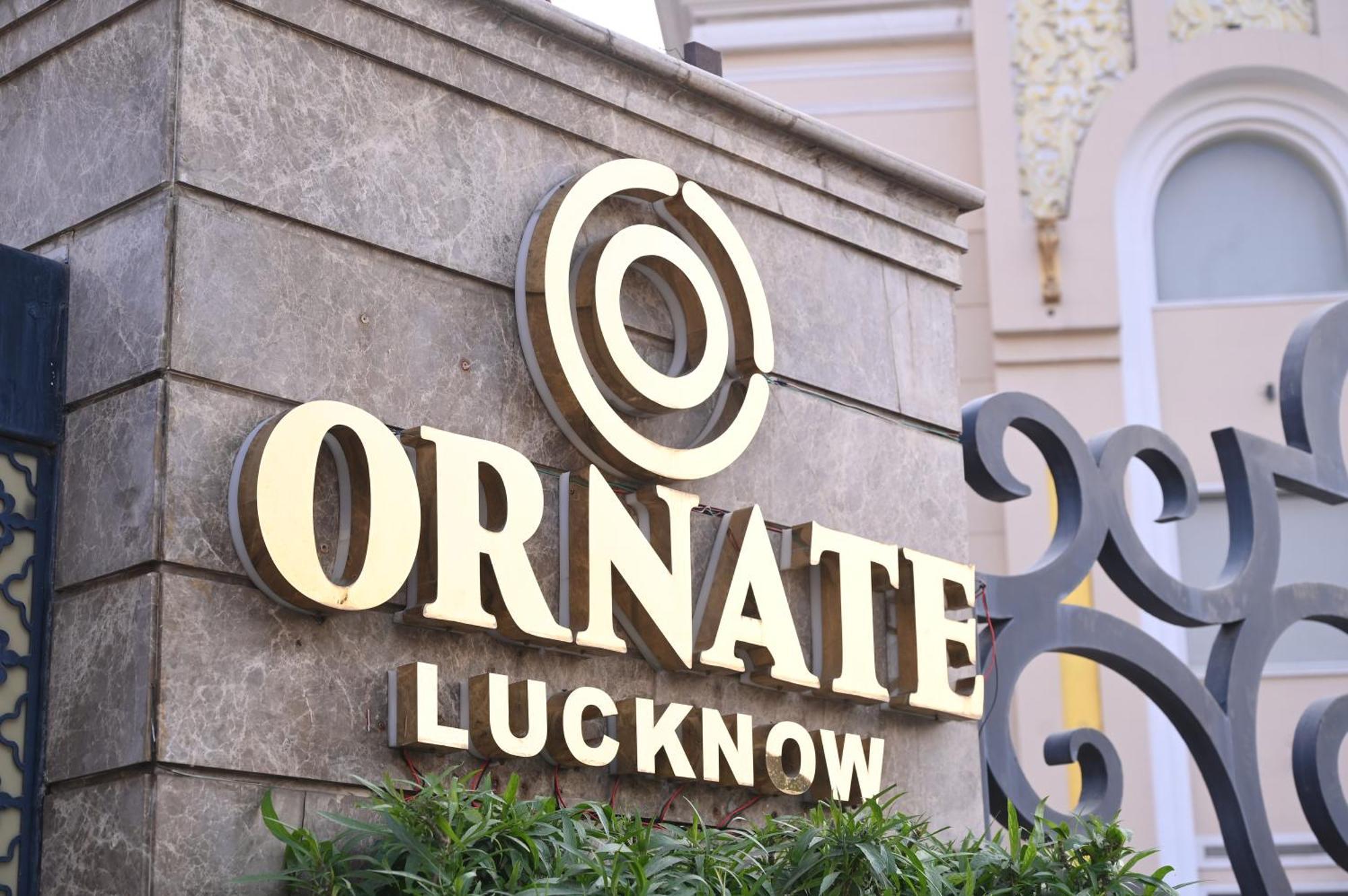 Ornate Lucknow Hotell Exteriör bild