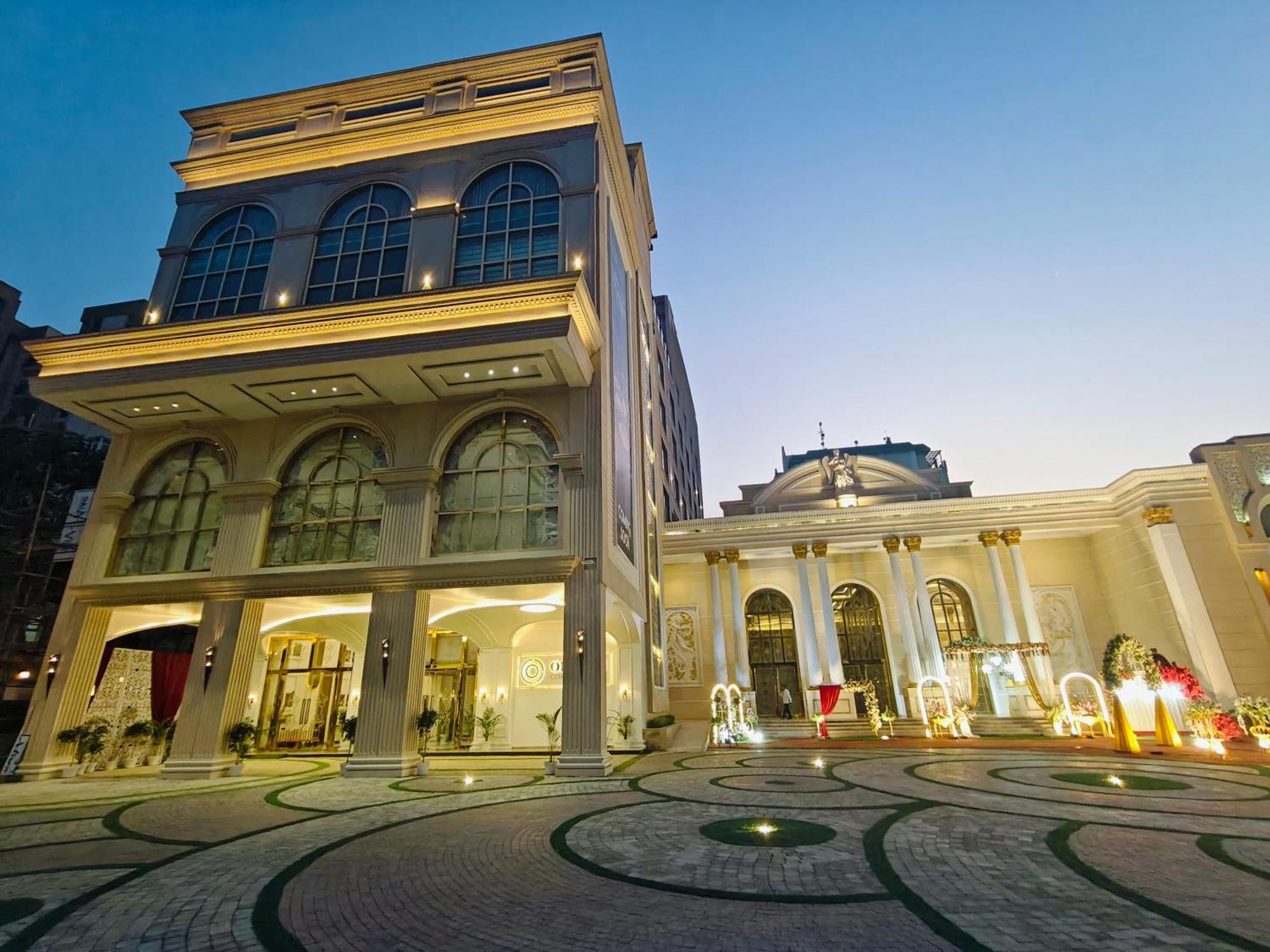 Ornate Lucknow Hotell Exteriör bild